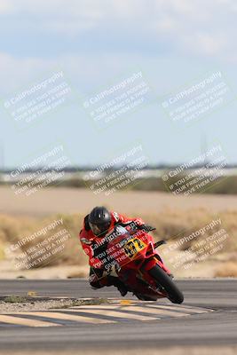 media/Nov-16-2025-Race Pace (Sun) [[8c5fa54630]]/Verified Riders/9-Turn 16 (150pm)/